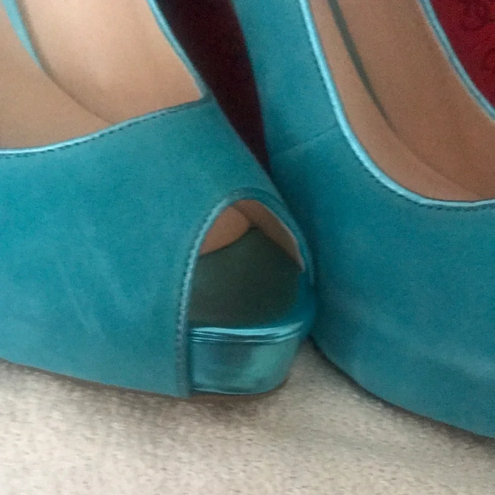 GUESS Turquoise Peep-Toe Slingback Platform Heels